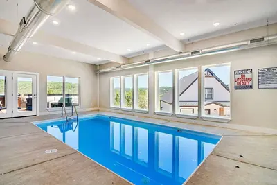Image de Private Pool-Fitness Room-Free Tickets-Golf Cart-Arcades-Expansive Decks-Elevator-Golf Cart!
