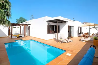 Image de Maison de vacances 'Villa Princesa Ico' avec vue sur la mer, piscine et Wi-Fi.