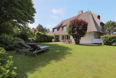Image de This very special house combines openness and privacy as well as stylish design.