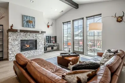 Image de Spend Fall at Mammoth! Mountain Views! Fireplace! Less than 10 Minutes from Mammoth Mountain!
