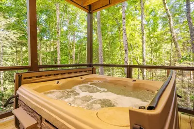 Image de BabyBearSpl: Pool, Honeymoon, Pets, Outdoor Fireplace, Hot Tub, Wifi, Game Room