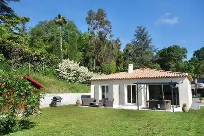 Image de Les Yuccas- Maison neuve avec jardin  au pied de  St Paul de Vence