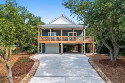 Image de Tranquility Cove: New Build, Elevator, Pool Access
