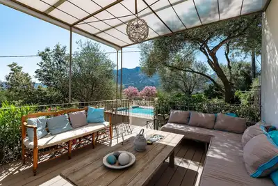 Image de La Maison des Oliviers - Belle maison familiale avec Piscine