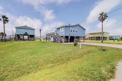Image de Seaside Serenity: 2 Br, 1 Ba House in Crystal Beach, Sleeps 8