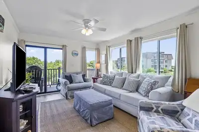 Image de Remodeled condo with pool, WiFi, W/D & Ac - next to state park