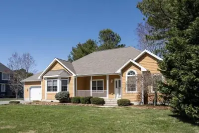 Image de Bethany Beach house on Salt Pond Golf Course