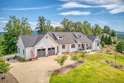 Image de Mountain & lake-view luxury home with hot tub, deck, & pergola - dog-friendly