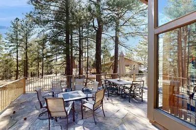 Image de Secluded dog-friendly home with gas grill, patio, wood-burning fireplace, & W/D