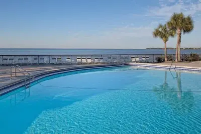 Image de Wyndham Bay Club | 2br/2ba King Bed Balcony Suite