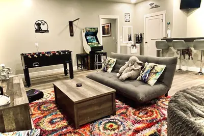 Image de New Home! Getaway to Skiing, Grand Canyon, Bearizona, Deer Farm, Golf, and A\/C! !