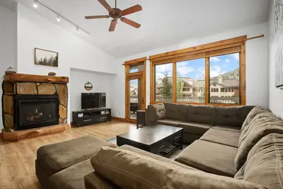 Image de Renovated Penthouse Condo - Air Conditioning, 4 Pools and 10 Hot Tubs