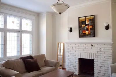 Image de Gorgeous, Sunny and Spacious Furnished Home in Ndg