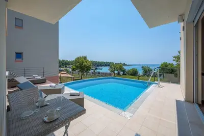 Image de Maison de vacances Pula pour 1 - 10 personnes avec 5 chambres à coucher - Maison de vacances