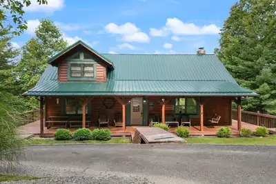 Image de Large Luxury Log Cabin, Sleeps-13, Spectacular view! Loaded with ammenities!