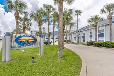 Image de Kiawah Bay 107 - 2 bedroom 2 bath steps to the river and ocean!