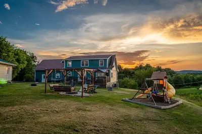 Image de Private cabin with amenities ⭐️Location⭐️Spa Pool⭐️Hot tub⭐️Firepit⭐️Pets