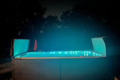 Image de New 5 Bedrm/3bath + Swim Spa & Huge Outdoor Space