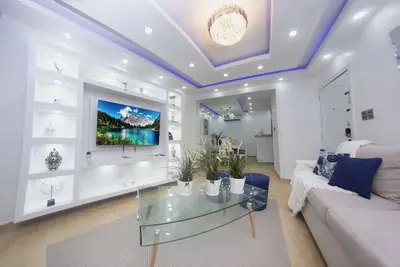 Image de Winter-FamilyF King Bed Hot Water Wifi Iconic City