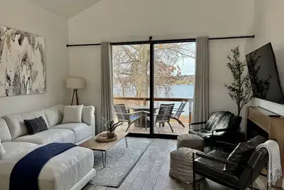 Image de Lakeside Modern Luxury with Lake Views, King Beds
