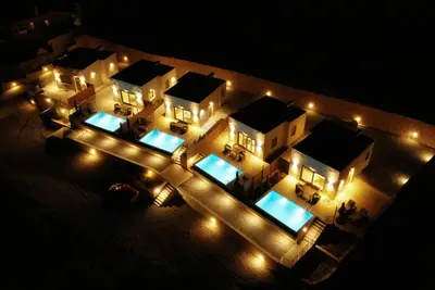 Image de Suite moderne et luxueuse avec piscine privée et vue sur la mer, Suite (Ma)