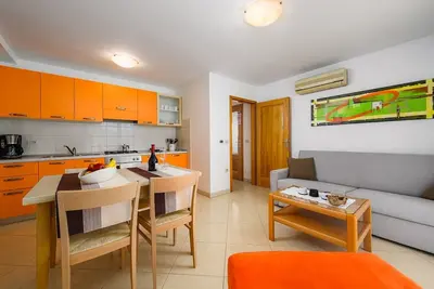 Image de House with apartments Dragica / Apartment Dragica 1