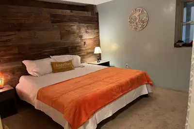 Image de Chalet Log Home in Lake Ariel Hideout community