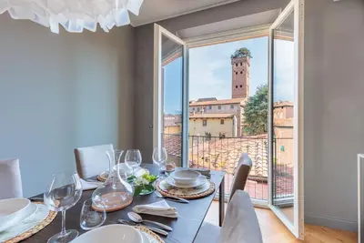 Image de 2 bedrooms Modern Penthouse with View in Lucca