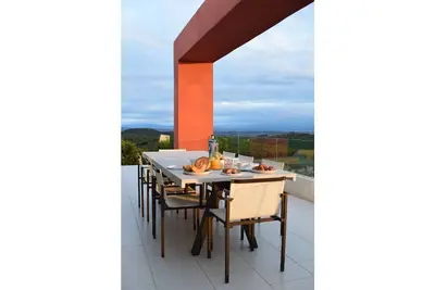 Recent villa with nice views in center of Begur