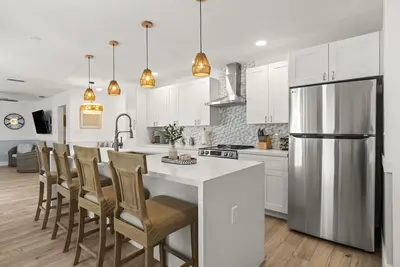 Image de Newly Remodeled 6br/4ba Beachhouse with Pool!