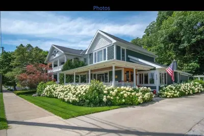 Image de Classic cottage in downtown Harbor Springs