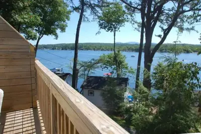 Image de Gorgeous Waterfront Condo with Lake Access & Views