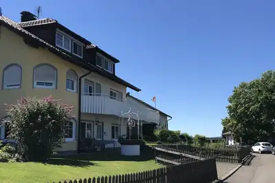Image de Vacation apartment near the lake