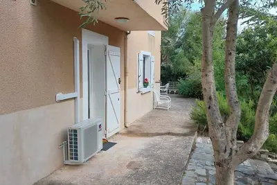 Image de Bas de villa, Ă 15 minutes de la plage