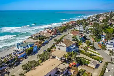 Image de Winter rental across from the ocean in exclusive San Diego beach community. . .