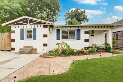 Image de 713 Casita Centrally Located in Greater Houston Heights!