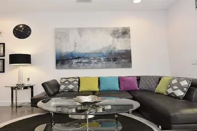 Image de Serenity - 3 Bed 3 Baths Townhouse