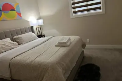 Image de Furnished and lovely 2 bed units for short rentals. 1 king and 1 queen size beds