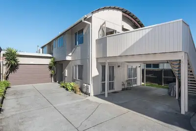 Image de A Beach Barn Haven - Papamoa Holiday Home