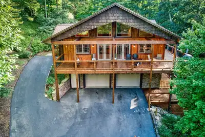 Image de High on Cloud Nine - near Parkway, private, game room, fire pit