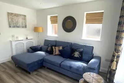 Image de Just Built! 2 Bedroom House with Free Parking- 8 min from the beach