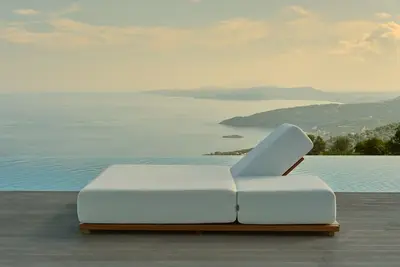 Image de Amazing villa with pool and breathtaking view and private yacht access