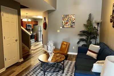 Image de Cheerful 3bd/3ba home with Patio & Fireplace!