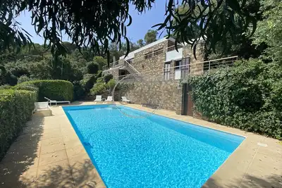 Villa avec piscine et vue mer panoramique située au Gaou