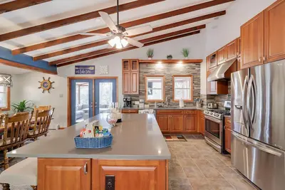 Image de Luxury 4 Br Lake Harmony Home/near Lake/Game Room/Fire Pit