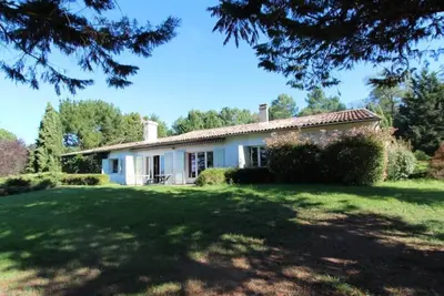 Image de Grande maison avec maxi jardin et piscine