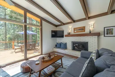 Image de Kindred Tahoe Cabin in Carnelian Bay