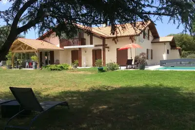 Image de superbe villa landaise dans un parc de 2000 m²a 10 mn de la mer
