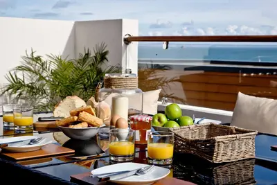 Image de 2 chambres à coucher à Brixham