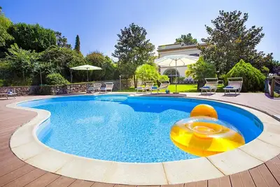 Villa Minette - Cinq Chambres Villa, Couchages 9